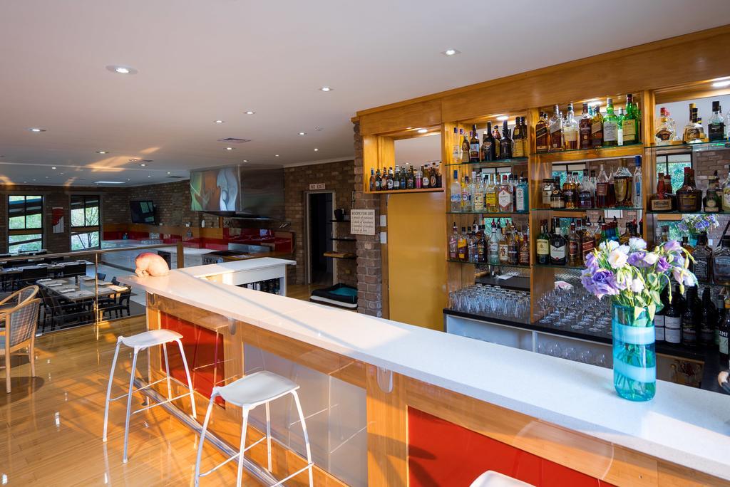 Farnham Court Motel And Restaurant Morwell Bagian luar foto