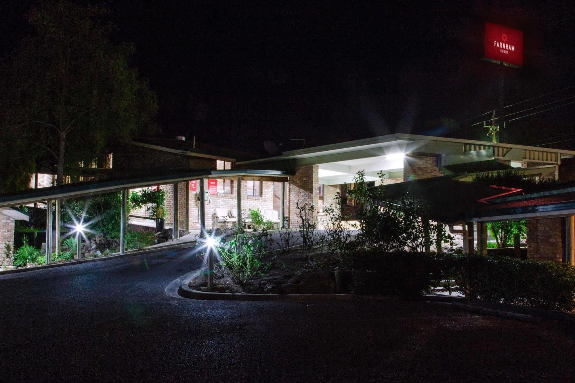 Farnham Court Motel And Restaurant Morwell Bagian luar foto