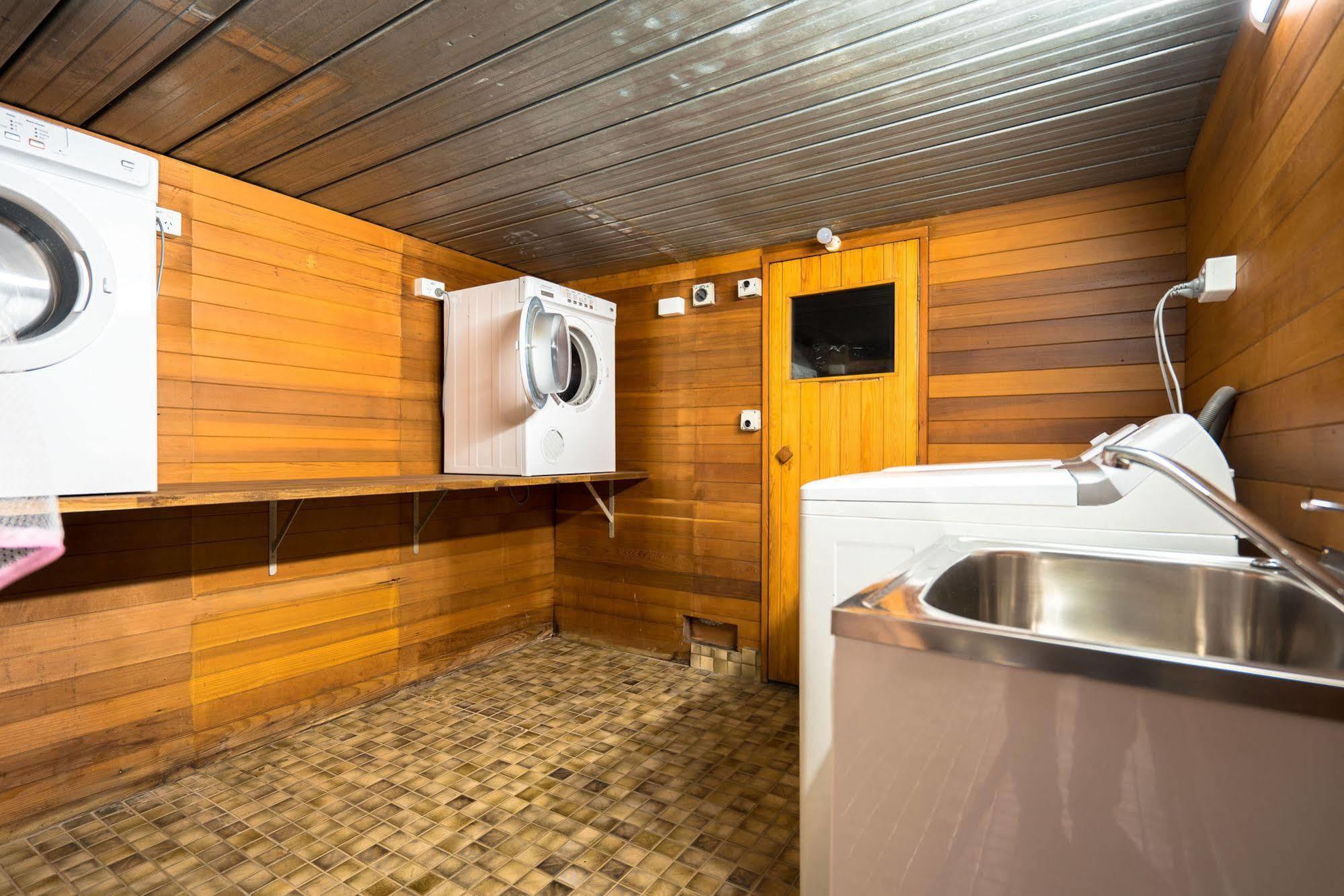 Farnham Court Motel And Restaurant Morwell Bagian luar foto