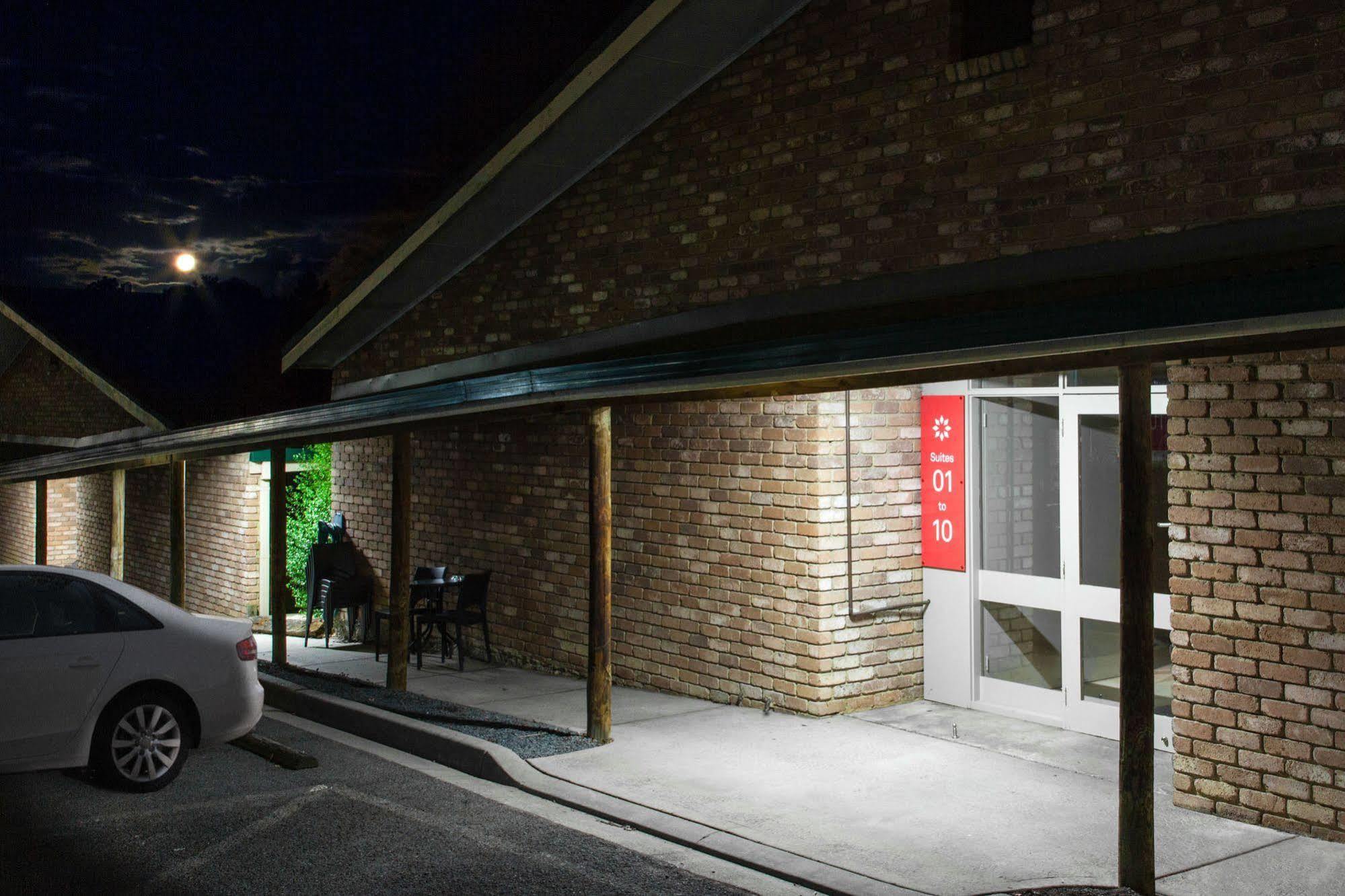 Farnham Court Motel And Restaurant Morwell Bagian luar foto